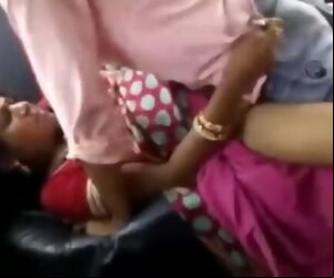 Desi marié tantine dans saree..