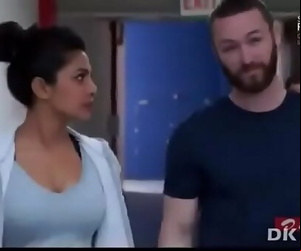 priyanka chopra tutti hot..
