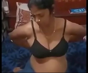 Desi Juteuse tantine chudai 2 min